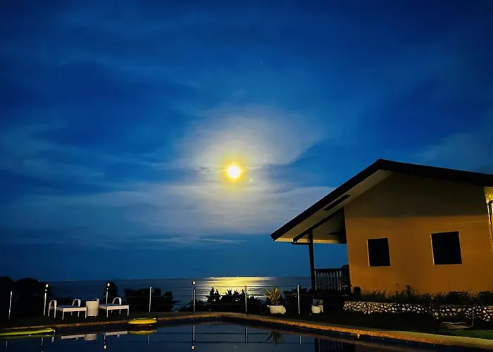 Seaview Moonrise Cafe アルコイ