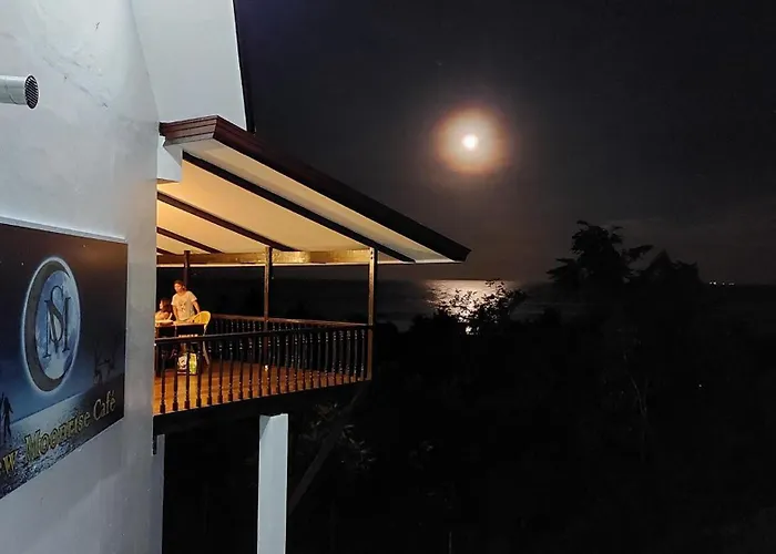 Seaview Moonrise Cafe