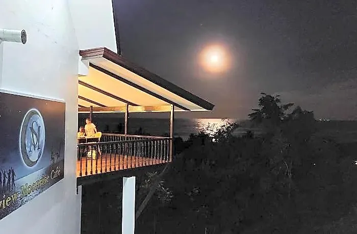 ホテル Seaview Moonrise Cafe 3*